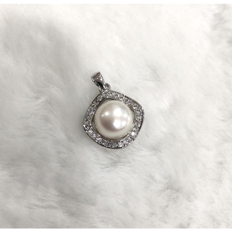 mặt dây chuyền viền lượn đá đính hạt 10 ly