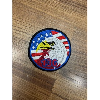 Sticker thêu là ủi tròn đại bàng