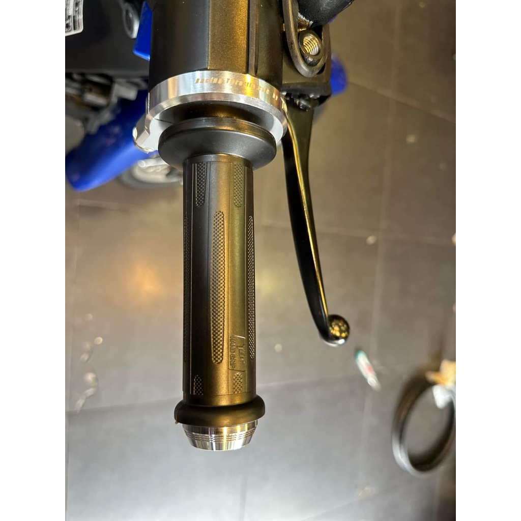 (MẪU MỚI) Cặp bao tay TBT gân cao su mềm mại kiểu BMW S1000R gắn tay lái xe máy