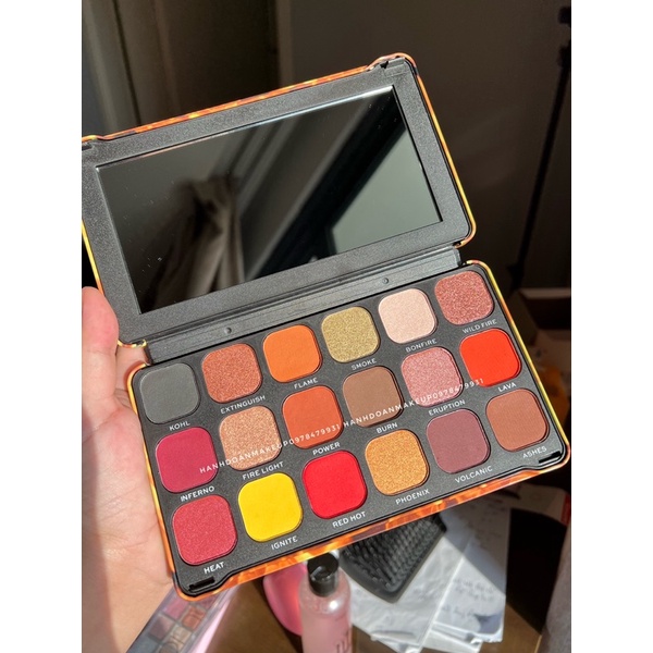 Bảng Mắt Revolution 18 ô Flawless Fire