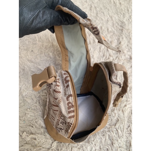 Túi chuẩn si. Túi qua sử dụng. Khách vui lòng xem hình nếu muốn biết thêm thông tin sản phẩm mời khách vô chat . Thanks.