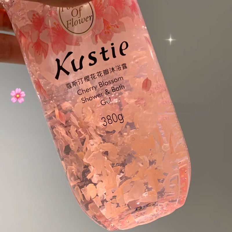 Kustie Gel Tắm Hương Hoa Anh Đào Dưỡng Ẩm Lâu Trôi 720ml