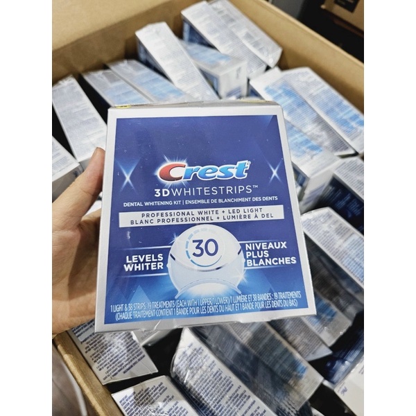 Dán răng Crest 3D Whitestrips Professional + Led Light