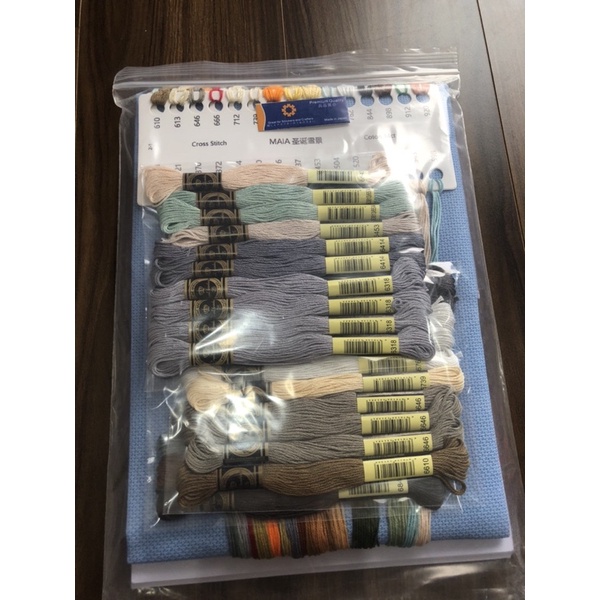 Tranh thêu chữ thập không in làng quê nào đó bên Châu Âu