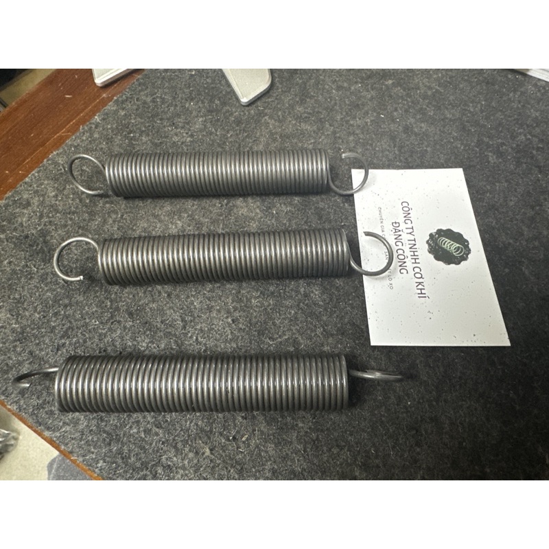 Lò xo kéo đk ngoài 20mm sợi 2mm dài tổng 140mm
