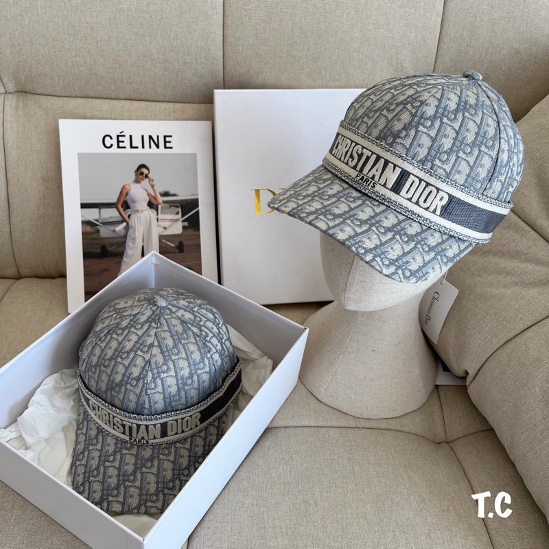 Mũ lưỡi trai đai 𝑪𝒉𝒓𝒊𝒔𝒕𝒊𝒂𝒏 𝑫𝒊𝒐 cho cả nam và nữ