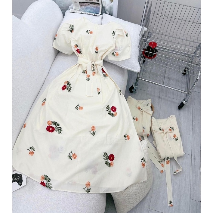 Đầm hoa thêu 🌸