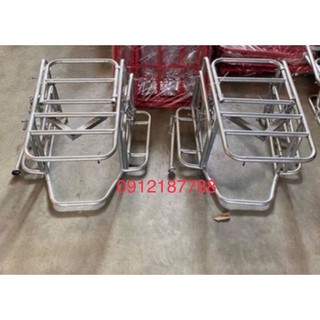 Giá chở hàng, baga xe máy đa năng có 2 cánh sườn, có thể mở cốp đổ xăng