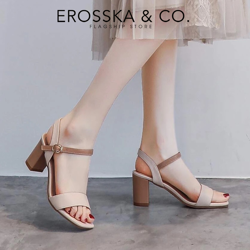 [Form nhỏ tăng 1 size] Erosska - Giày sandal nữ mũi hở phong cách thanh lịch cao 7cm màu kem phối bò - EB059