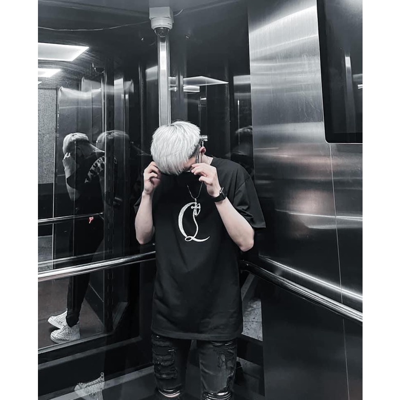 Áo louboutin chữ kim tuyến nam nữ phong cách luxury and casual Áo thun louboutin nam nữ form rộng vải cotton organic