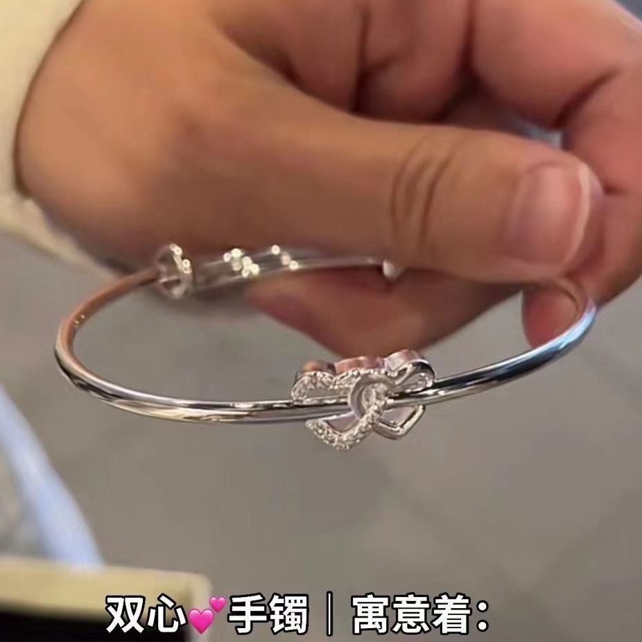 Lắc tay họa tiết trái tim, lắc tay titan thời trang L17