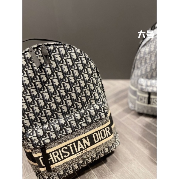 Balo Oblique Hoạ Tiết Classi Chất liệu vải thêu mềm mại Full túi