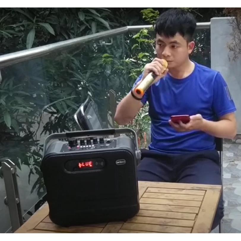 Bộ loa xách tay ONTEKCO YH200 - có dây đeo đi du lịch kèm micro không dây công suất 30W, míc chống hú