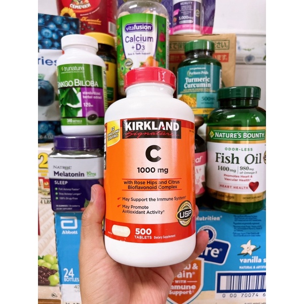 Vitamin C 1000 mg 500 viên của Hãng Kirkland Signature của Mỹ.