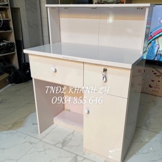 Quầy thu ngân nhựa đài loan ngang 80 cao 1m1