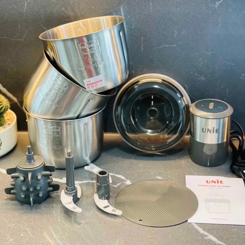 Máy xay thịt Unie Ue226, có lưỡi bóc hành tỏi, 2 cối inox, công suất 300w, bảo hành 12 tháng