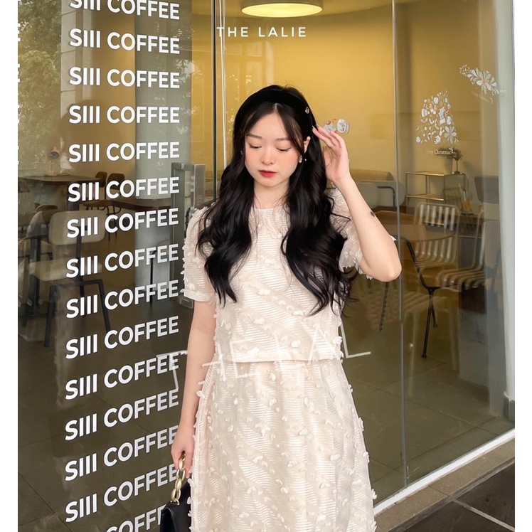 Set áo croptop ngắn tay kèm chân váy