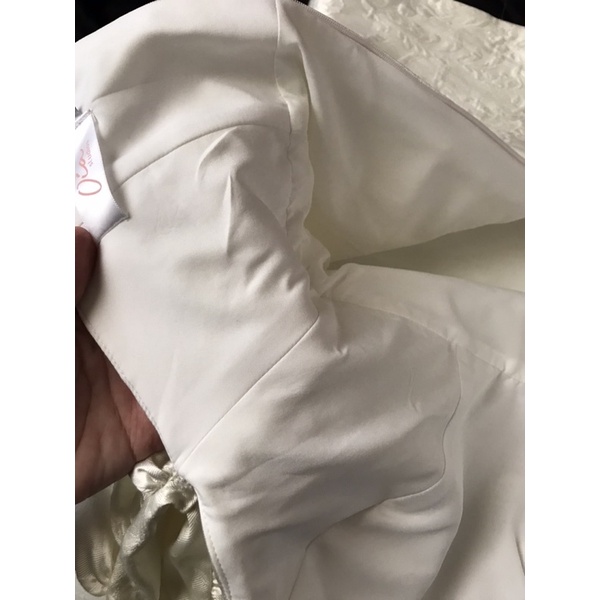 Váy gấm đi tiệc trắng Oia Studio