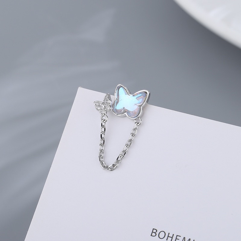 Khuyên tai hồ điệp hologram