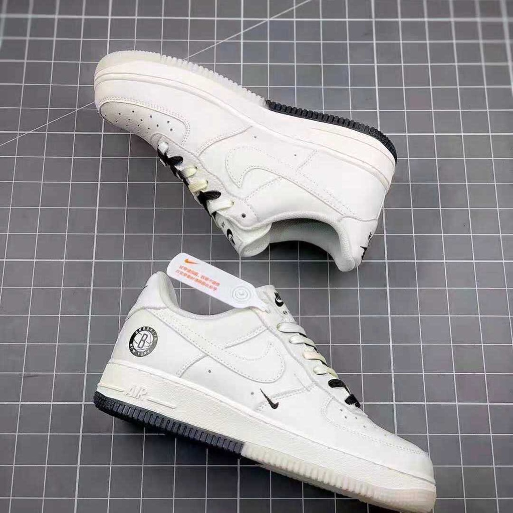 Giày sneaker AF1 âm dương đế 2 màu, Giày Air force 1 Brooklyn Sail Black phản quang nam nữ hot trend 2022