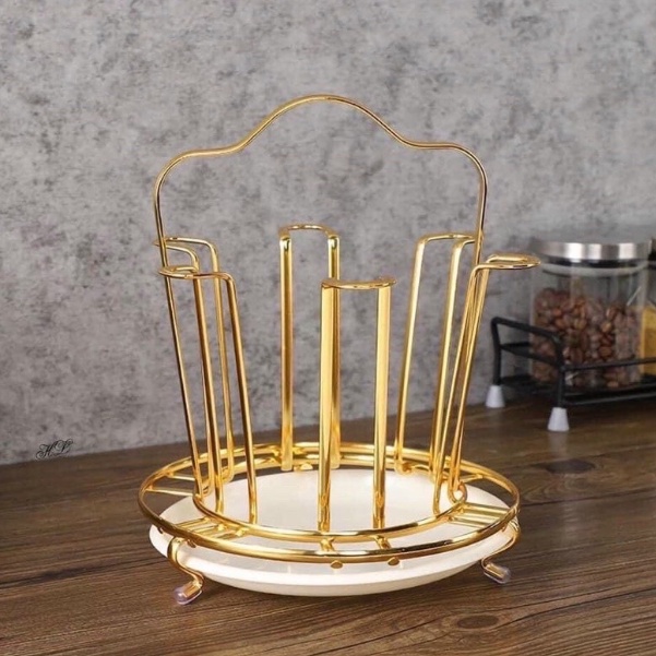 khay úp cốc để bàn uống nước được mạ vàng cao cấp. Gía úp cốc mạ vàng hình hươu kèm khay hứng nước, tiện dụng