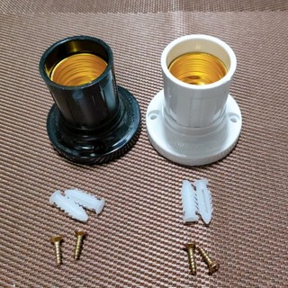 Đuôi đèn ngồi NINA đuôi E27 trắng và đen
