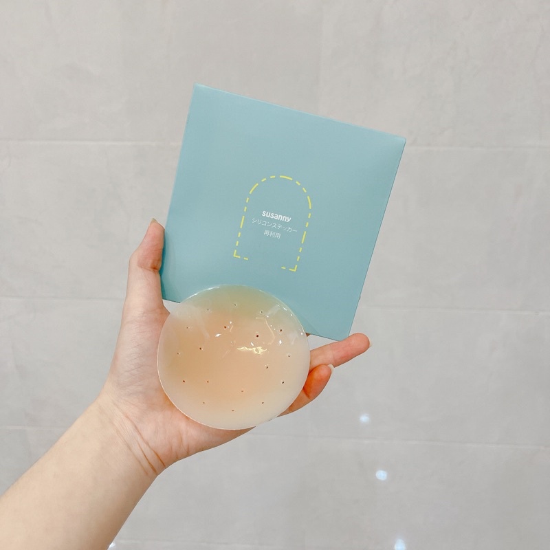 Miếng Dán Ngực Nipple Air với các hạt lỗ thoáng khí siêu bám dính, chống bám bụi, tái sử dụng (CHE TÊN SẢN PHẨM)