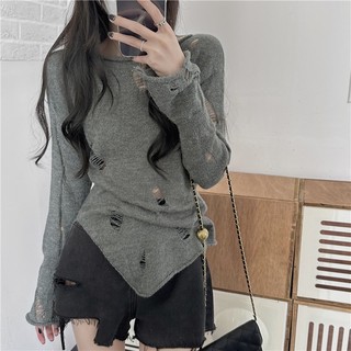 Áo len mỏng dáng xẻ tà