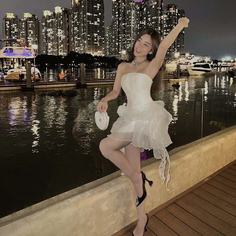 Đầm xoè 2 dây cúp ngực đính hoa kết bèo lai tơ Vol cho nàng đi tiệc dạo phố