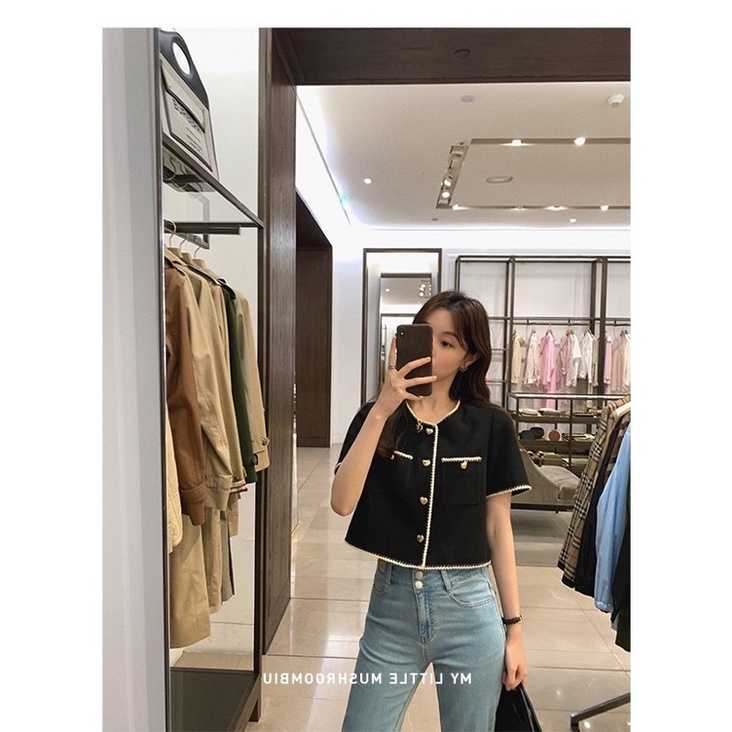 [Mã TOPS06 giảm đến 10k đơn 99k] Áo croptop form rộng phối cúc trái tim | BigBuy360 - bigbuy360.vn