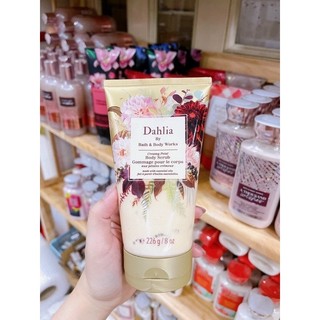 •𝐓𝐚̂̉𝐲 𝐭𝐞̂́ 𝐛𝐚̀𝐨 𝐜𝐡𝐞̂́𝐭• Bath & Body Works - Body Scrub