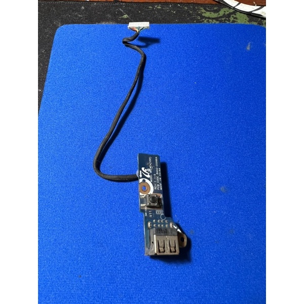 Thay board cổng usb laptop samsung r580 cũ bóc máy đã test ok