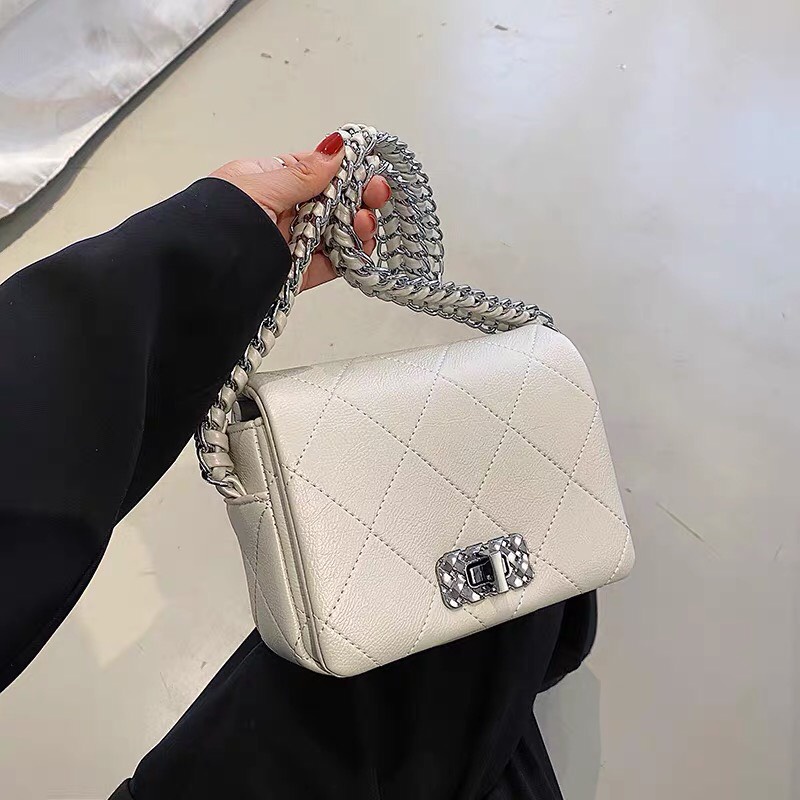 Túi xách trám , dây xích bản to chất siêu mịn đẹp SL 83