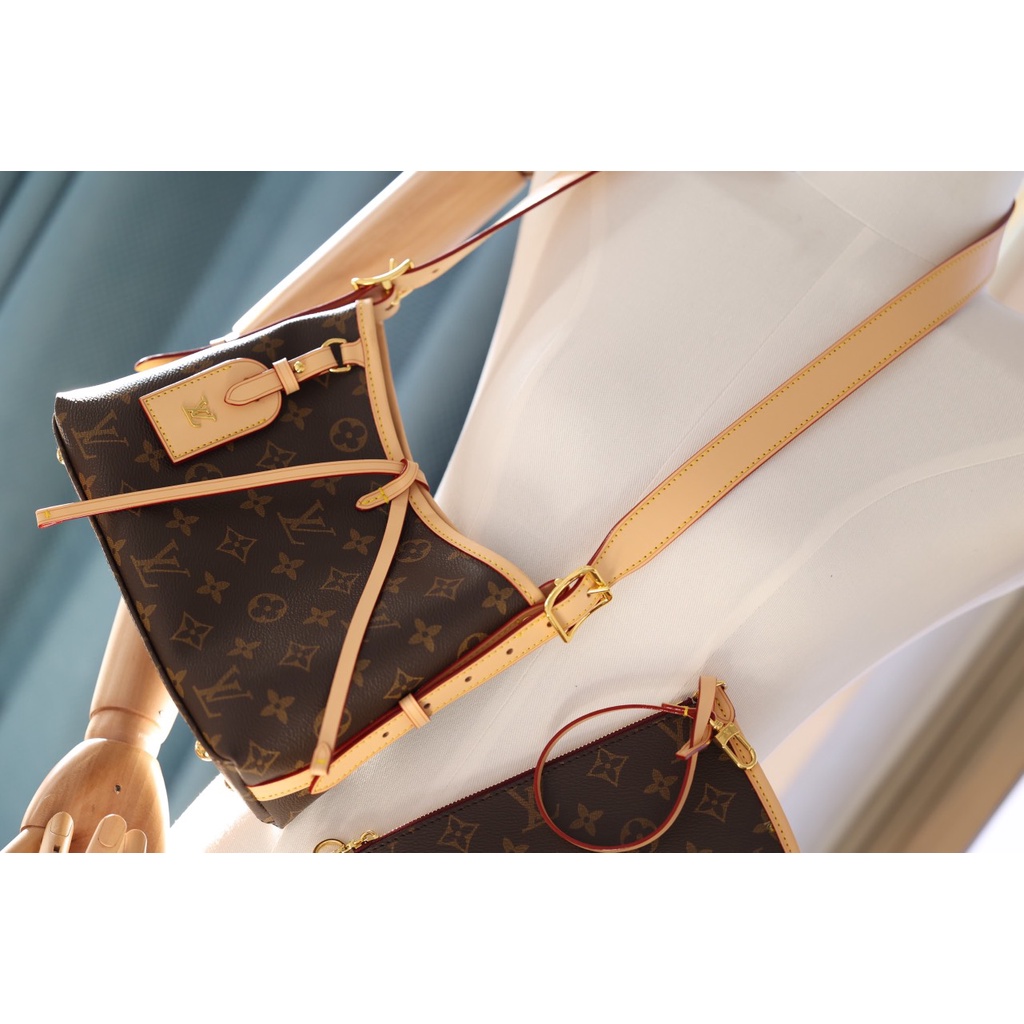 TÚI LV CARRYALL SZ23 DA THẬT