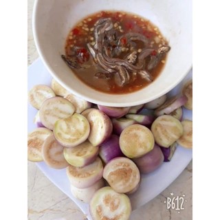 Mắm cá cơm gia vị.