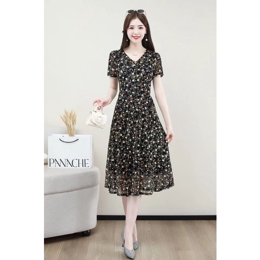 Váy hoa voan 2 lớp cho phụ nữ trung niên. Đầm mùa hè đi biển cho mẹ sang trọng quí phái