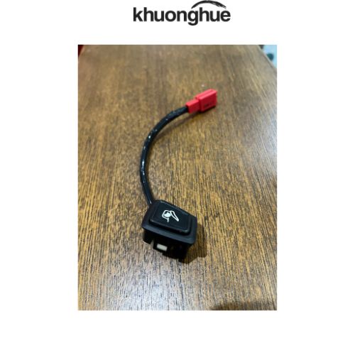 Công tắc mở yên xe  Attila Elizabeth chính hãng SYM