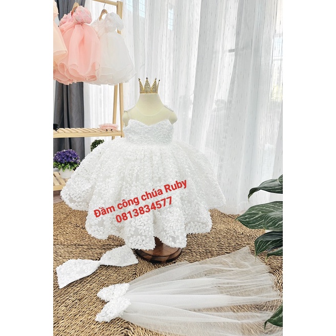 Đầm ren cao cấp tặng kèm lup cài cô dâu