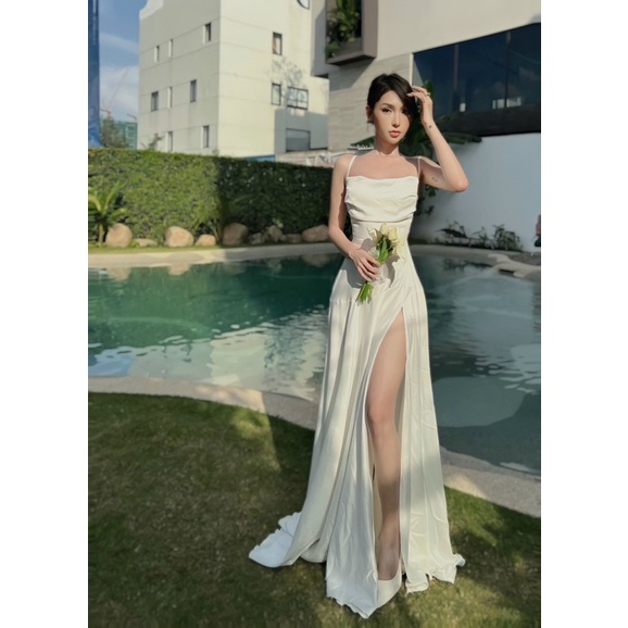 Váy lụa cổ đổ