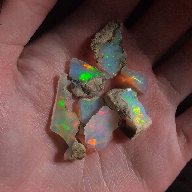Viên Opal thô sưu tầm, phong thuỷ