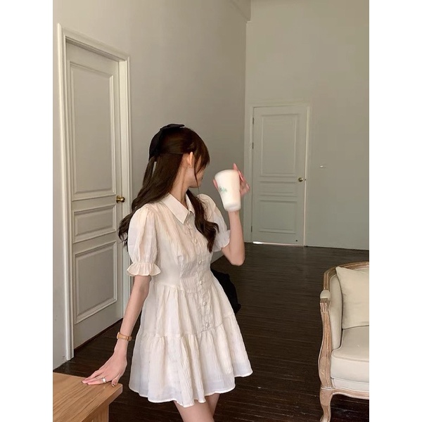 Đầm xoè dáng ngắn phong cách mùa hè