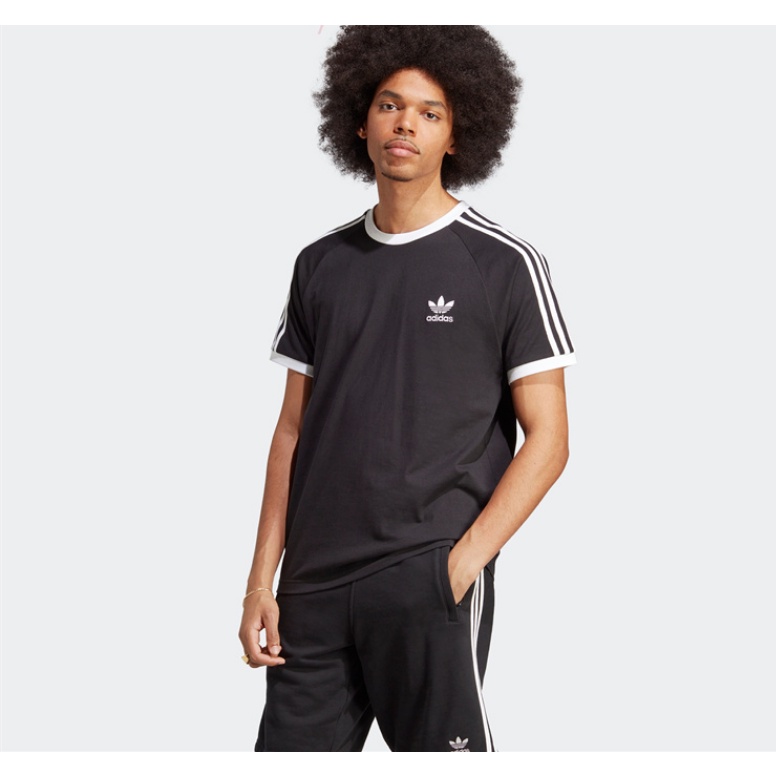 Áo Thun 𝐀𝐃𝐈𝐂𝐎𝐋𝐎𝐑 𝐂𝐋𝐀𝐒𝐒𝐈𝐂𝐒 𝟑-𝐒𝐓𝐑𝐈𝐏𝐄𝐒 𝐓𝐄𝐄++IA4845++Hàng Chính Hãng cho Nam