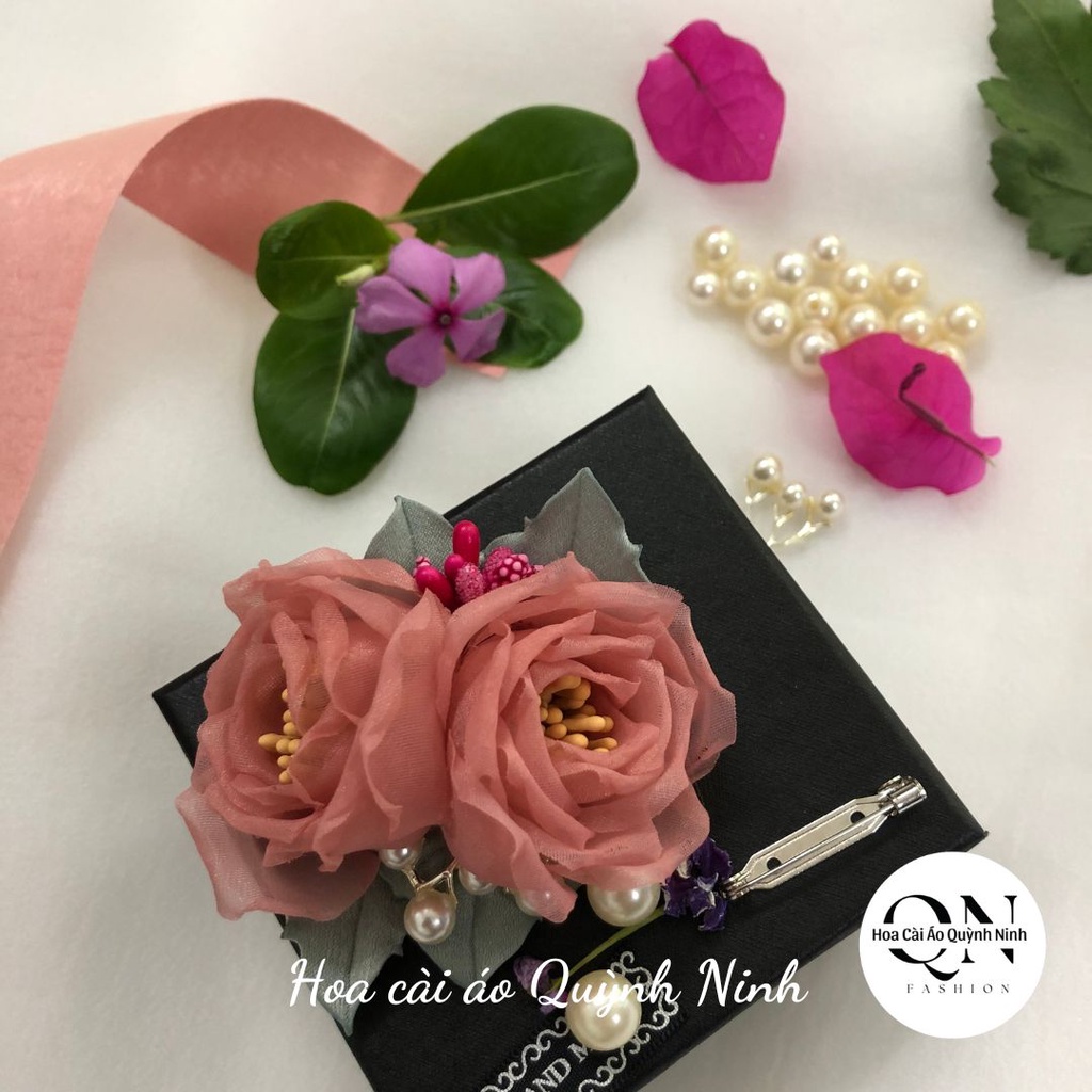 Cài Áo Handmade, Hoa Kép Mix Ngọc Xinh Xắn, Chất Liệu Vải Voan Hàn Cao Cấp - Đường Kính 8cm - Hoa Cài Áo Quỳnh Ninh