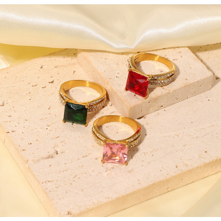 Nhẫn Nữ Đá Nhân Tạo Hình Vuông Nhiều Màu Titan Ko Đen TT4611