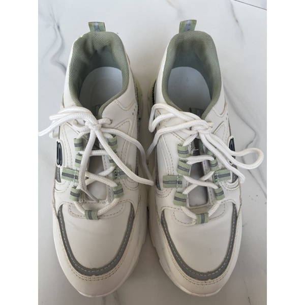 Pass giày sneaker size 38