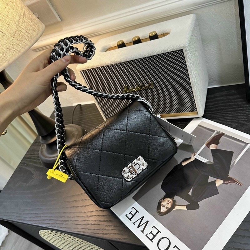 Túi kẹp nách dây xích Basic