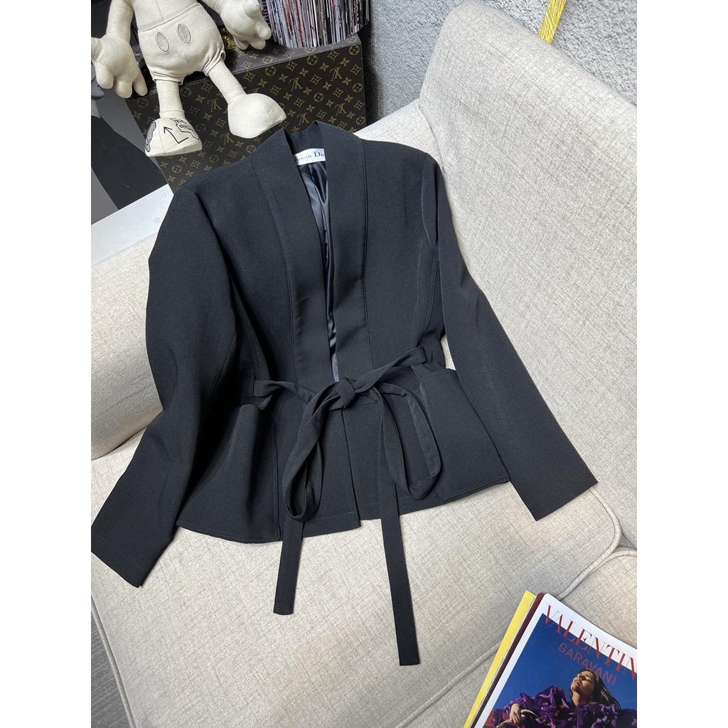 Set áo khoác váy thời trang cao cấp Dior CD thiết kế thắt lưng khéo léo, sang chảnh