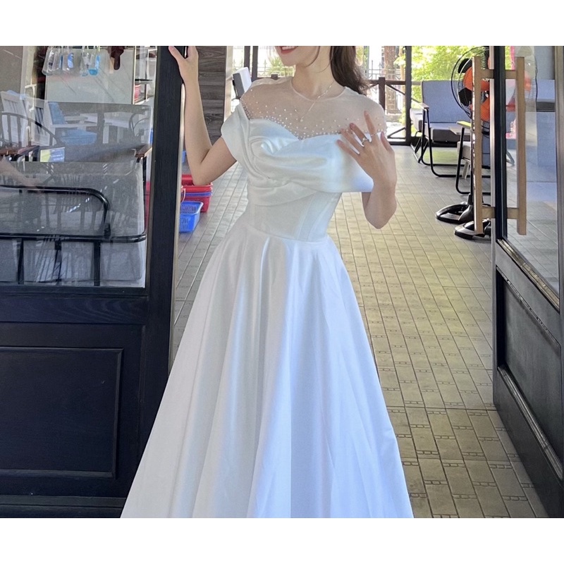 Váy cưới đi bàn