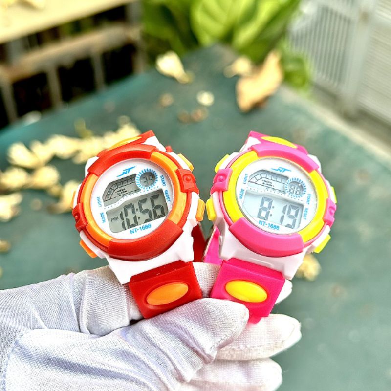 Đồng hồ điện tử trẻ em nam nữ bé trai bé gái SWINTA D22-03 chính hãng phong cách thời trang thể thao cho bé