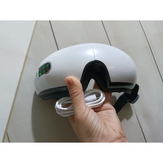 Máy Massage Mắt Taka